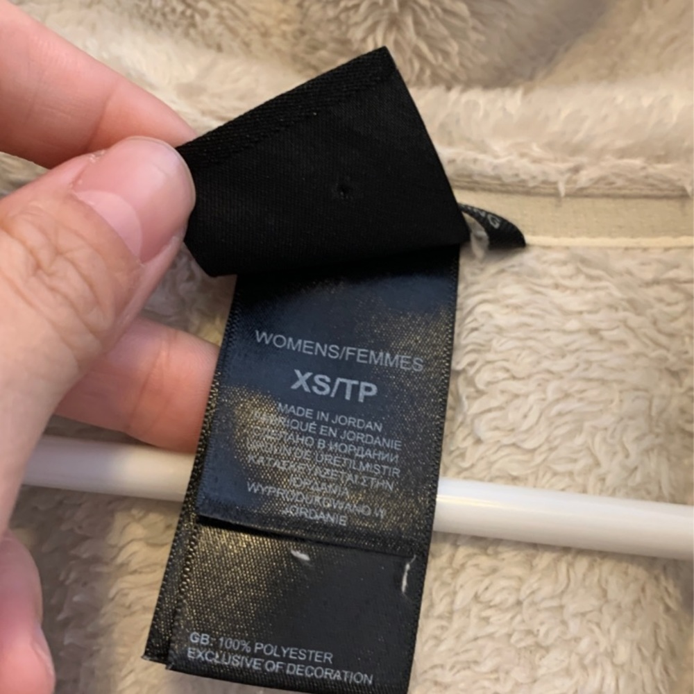 The North Face fluffy jacket (XS) - Picture 4 of 4